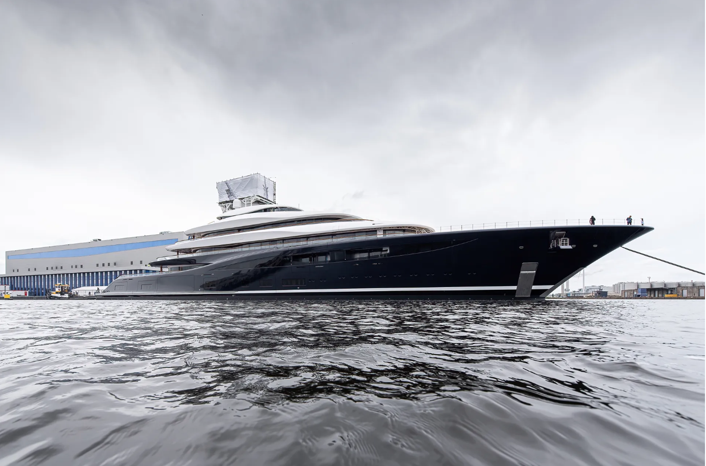 feadship project 821 launched